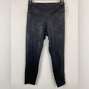 Victoria’s Secret Pink size Large Black Crocodile Ultimate V High-Waist Leggings